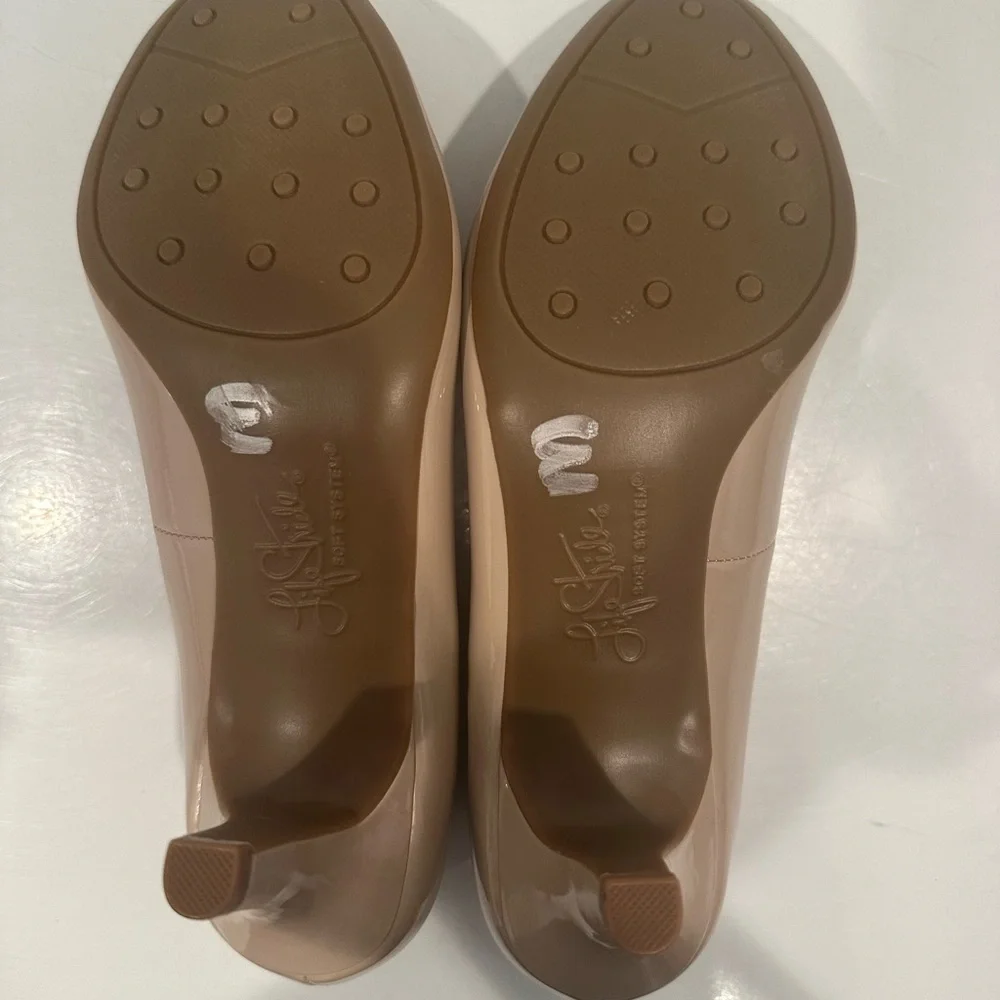 Life Stride Soft System Patent Beige Pumps Comfort Neutral Sz 7N New W/O Box